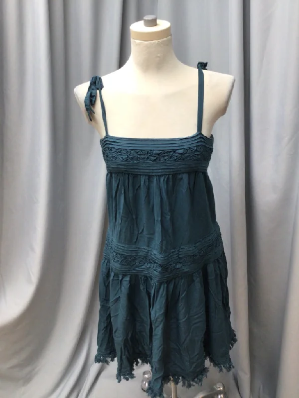 FLOREAT SIZE SMALL Ladies DRESS