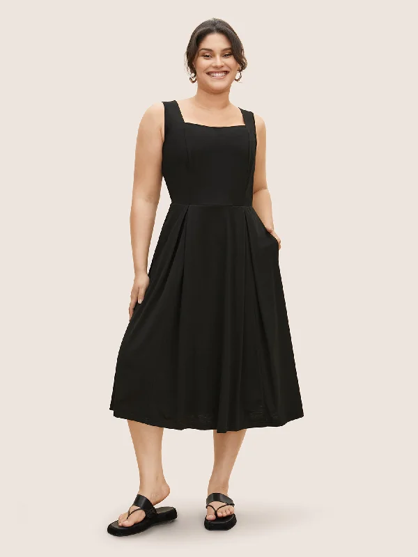 Square Neck Solid Plicated Detail Midi Dress